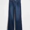 Jeans med medelhög midja och avslappnad utsvängd passform