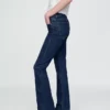 Jeans med medelhög midja och babyboot-ben