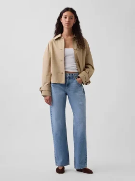 Jeans med medelhög midja och raka, avsmalnande ben