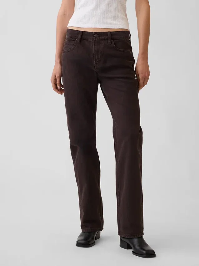 Jeans med medelhög midja och raka, avsmalnande ben