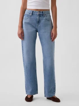 Jeans med medelhög midja och raka, avsmalnande ben