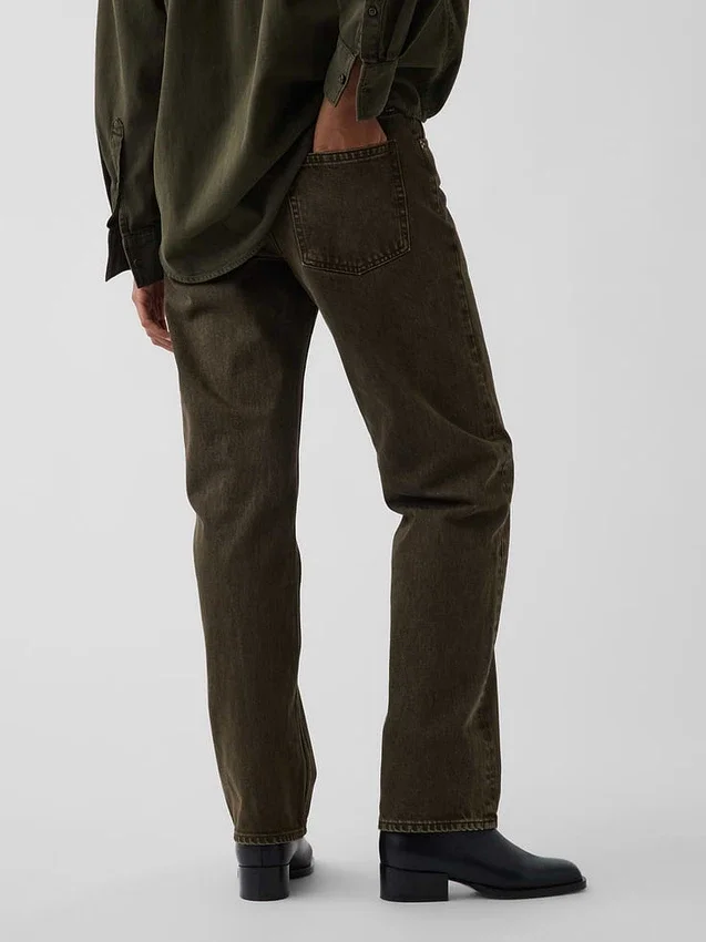 Jeans med medelhög midja och raka, avsmalnande ben