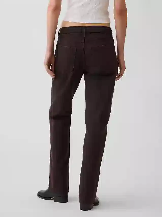Jeans med medelhög midja och raka, avsmalnande ben