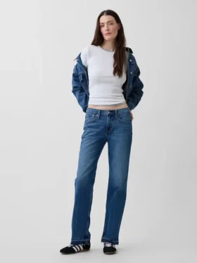 Jeans med medelhög midja och rakt snitt