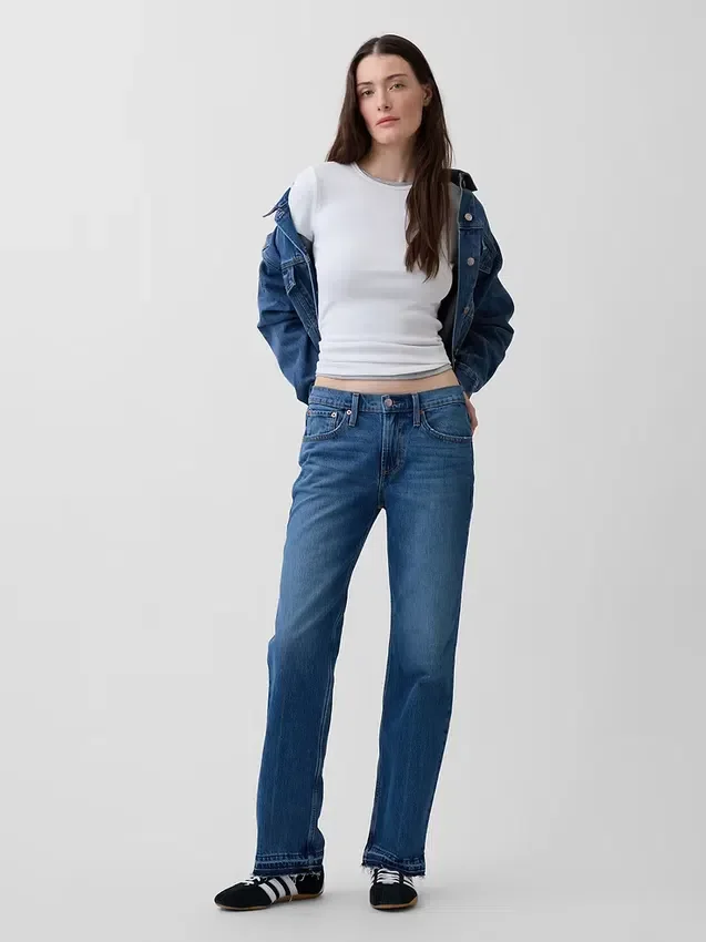 Jeans med medelhög midja och rakt snitt