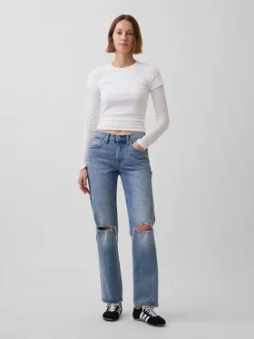 Jeans med medelhög midja och rakt snitt