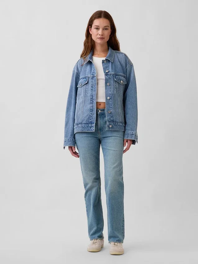 Jeans med medelhög midja och rakt snitt