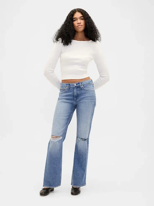 Jeans med medelhög midja och rakt snitt