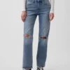 Jeans med medelhög midja och rakt snitt