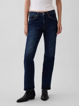 Jeans med medelhög midja och rakt snitt