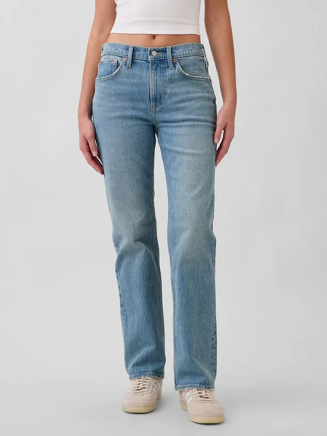 Jeans med medelhög midja och rakt snitt