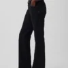 Jeans med medelhög midja och rakt snitt
