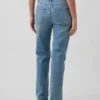 Jeans med medelhög midja och rakt snitt