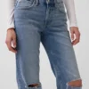 Jeans med medelhög midja och rakt snitt