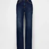 Jeans med medelhög midja och rakt snitt
