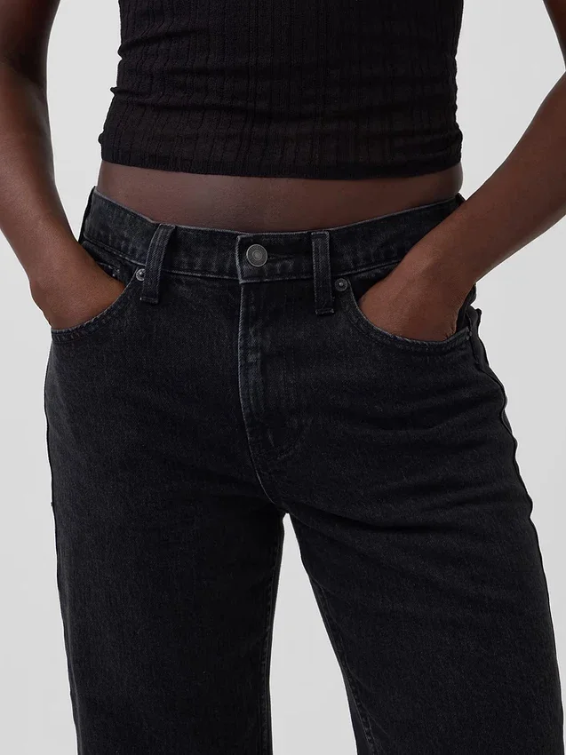 Jeans med medelhög midja och rakt snitt