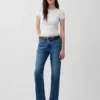 Jeans med medelhög midja och rakt snitt