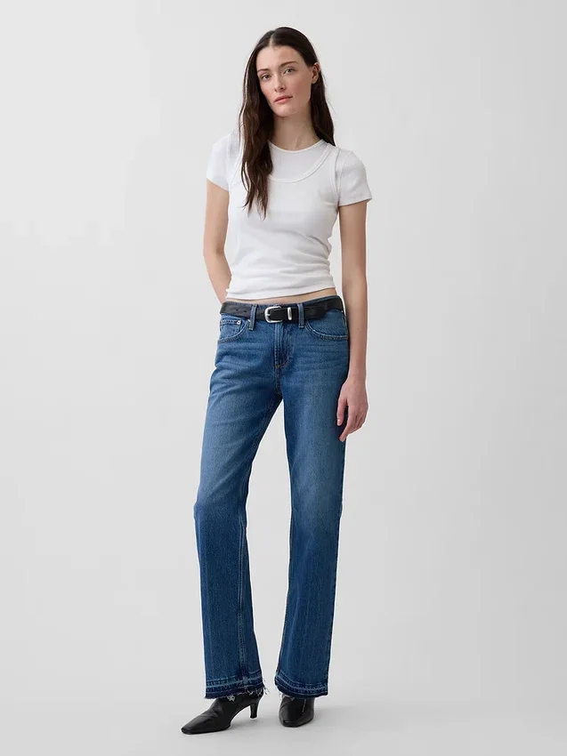 Jeans med medelhög midja och rakt snitt