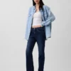 Jeans med medelhög midja och rakt snitt