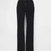 Jeans med medelhög midja och rakt snitt