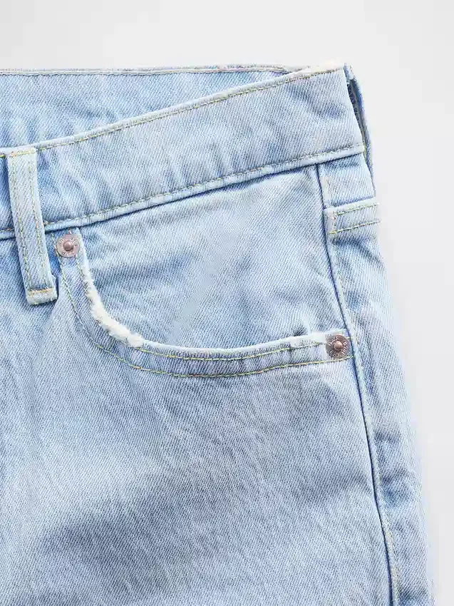 Jeans med medelhög midja och rakt snitt