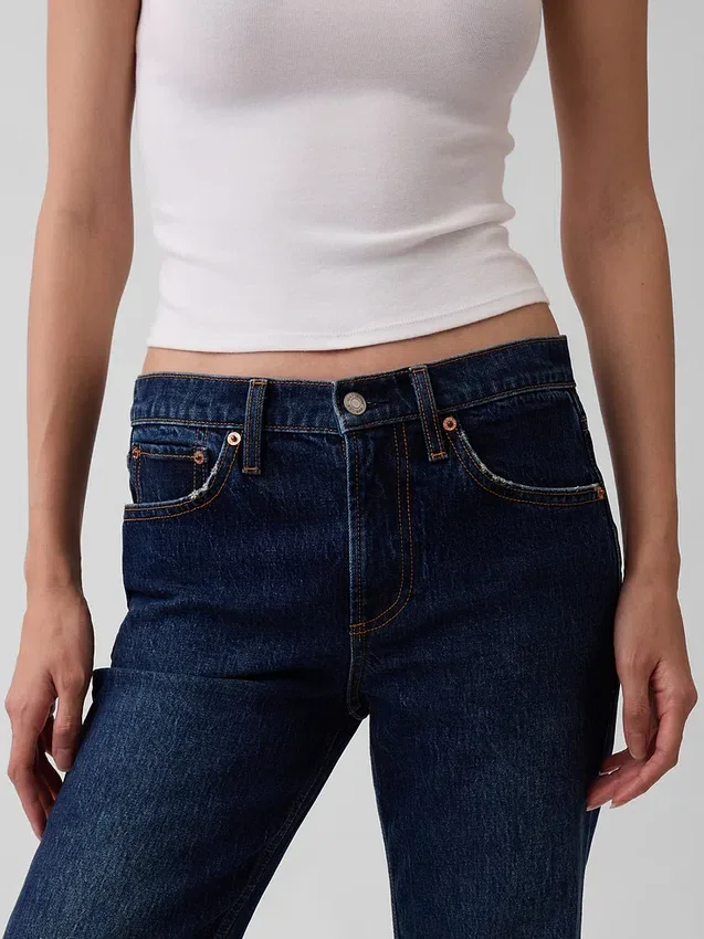 Jeans med medelhög midja och rakt snitt