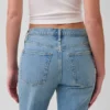 Jeans med medelhög midja och rakt snitt