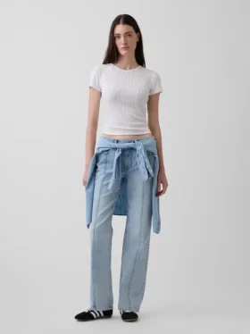 Jeans med medelhög midja, sömmar och avslappnad rak passform