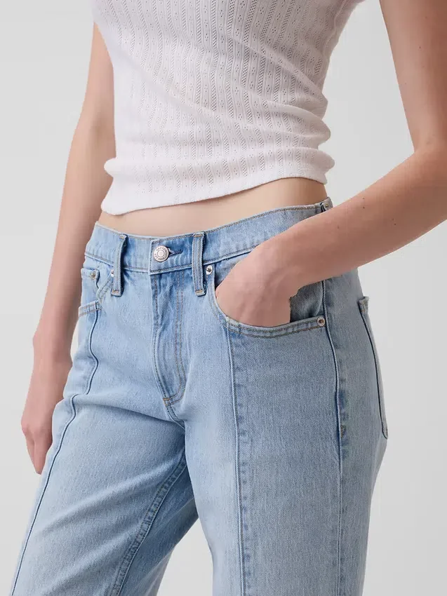 Jeans med medelhög midja, sömmar och avslappnad rak passform