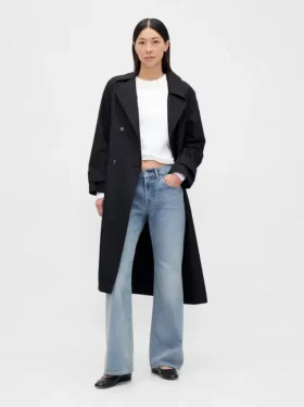 Jeans med medelhög midja, styv passform och avslappnad utsvängd benform
