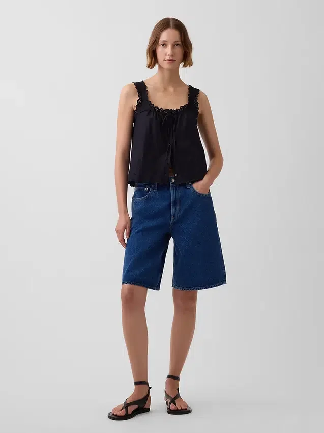 Jeansshorts med medelhög midja och lång passform
