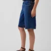 Jeansshorts med medelhög midja och lång passform