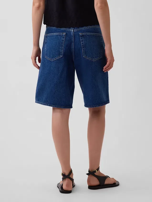 Jeansshorts med medelhög midja och lång passform