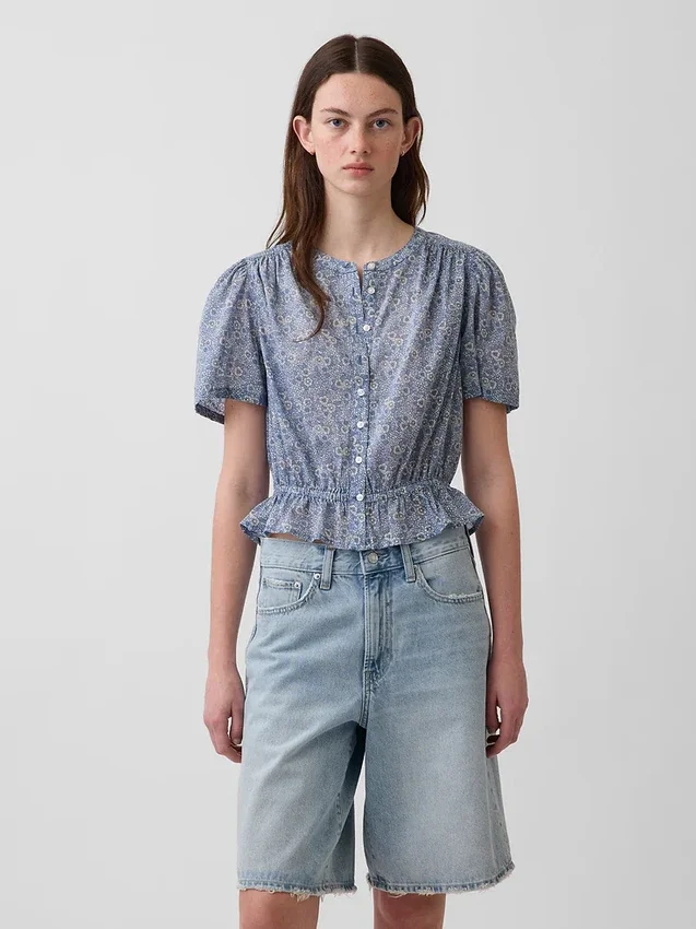 Kort peplum-top med knappar fram