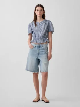 Kort peplum-top med knappar fram