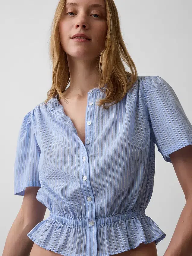 Kort peplum-top med knappar fram