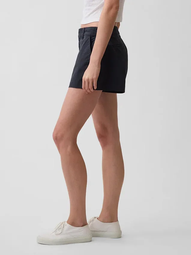 Kort Shorts i khaki med medelhög midja
