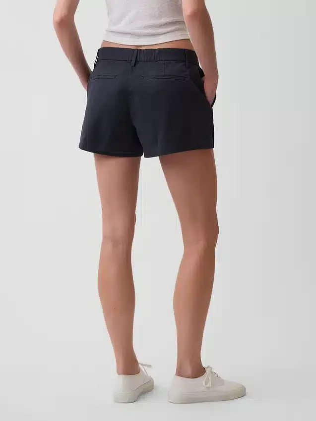 Kort Shorts i khaki med medelhög midja