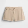 Kort Shorts i khaki med medelhög midja