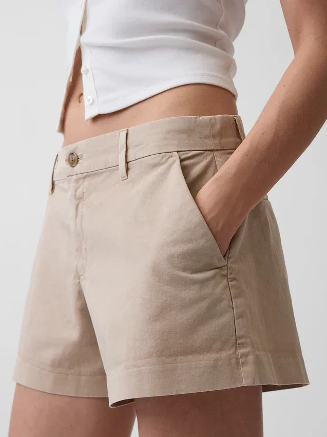 Kort Shorts i khaki med medelhög midja