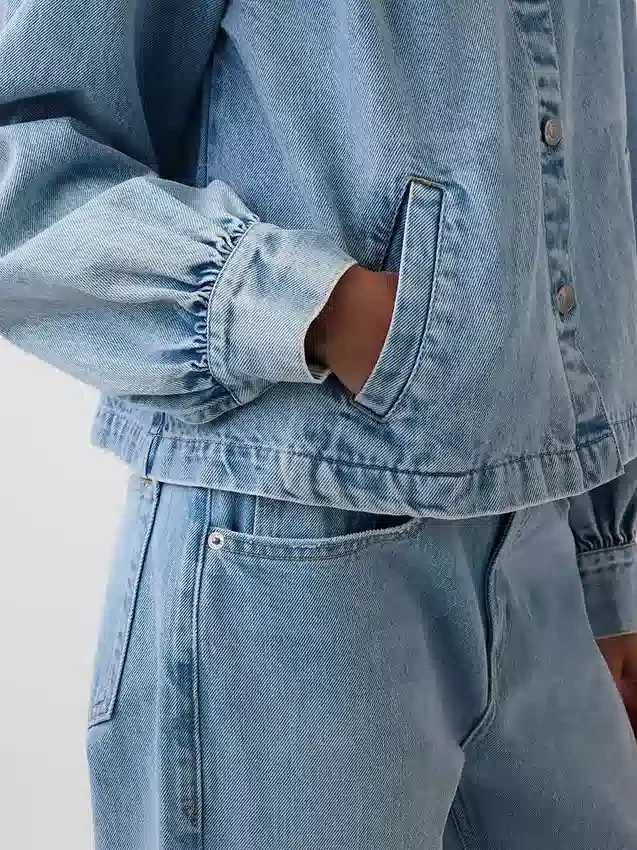 Kort swingjacka i denim