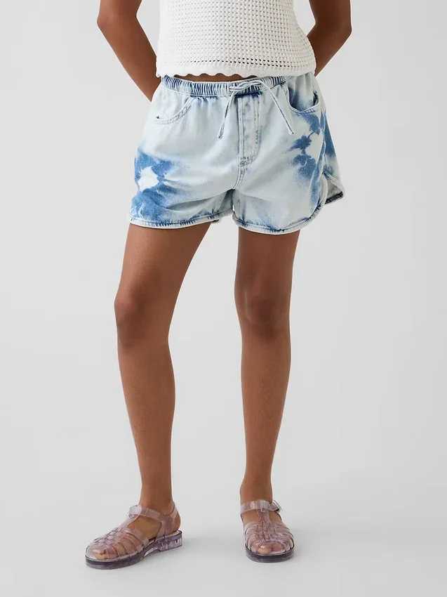 Kortshorts i tie-dye-denim med hög midja för barn
