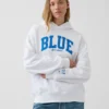 Köp blå, tjock hoodie i fransk frotté med logotyp