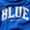 Köp blå, tjock hoodie i fransk frotté med logotyp