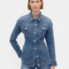 Kroppsnära lång denimjacka