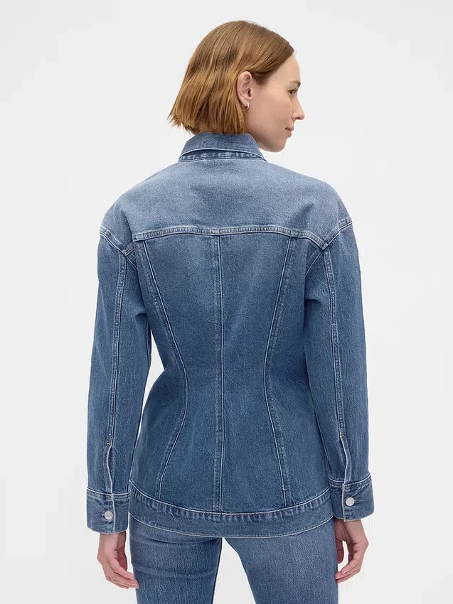Kroppsnära lång denimjacka