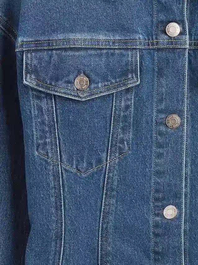 Kroppsnära lång denimjacka
