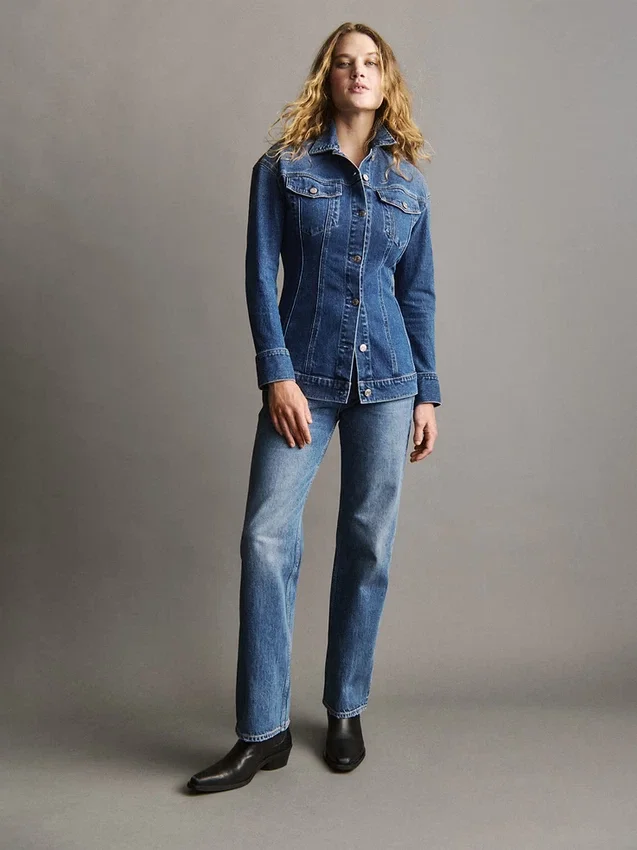 Kroppsnära lång denimjacka