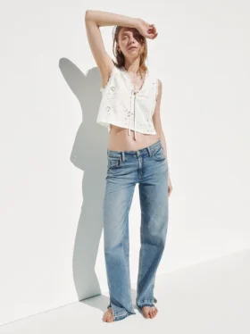 Låg midja, 90-talsinspirerade, lösa jeans med delad fåll