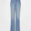 Låg midja, långa och smala sjömansjeans